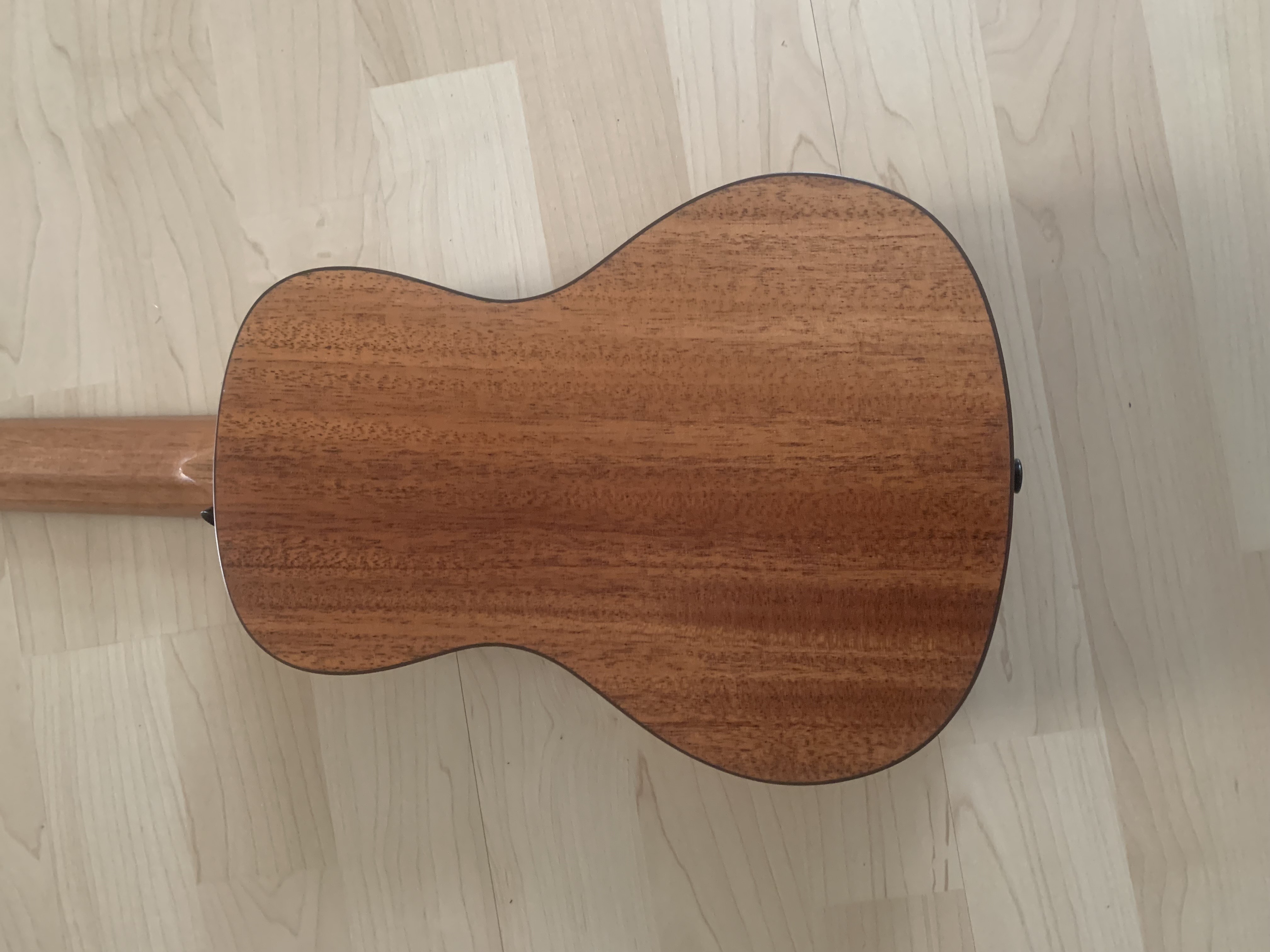 Konzert Ukulele Mahagoni mit Zubehör zum Sonderpreis