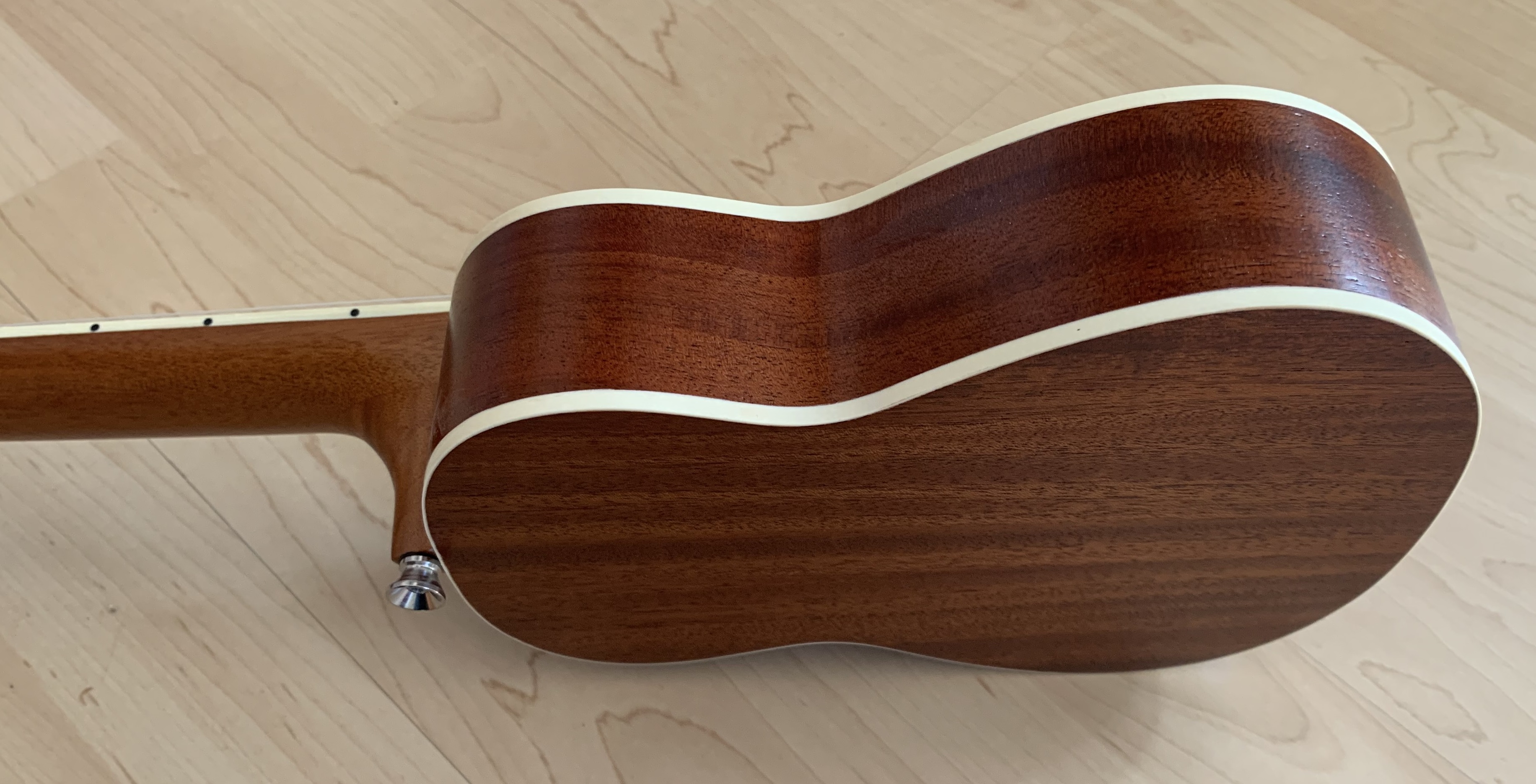 Lanikai Sopran Ukulele 21" mit Luxus-Koffer + Umhängegurt