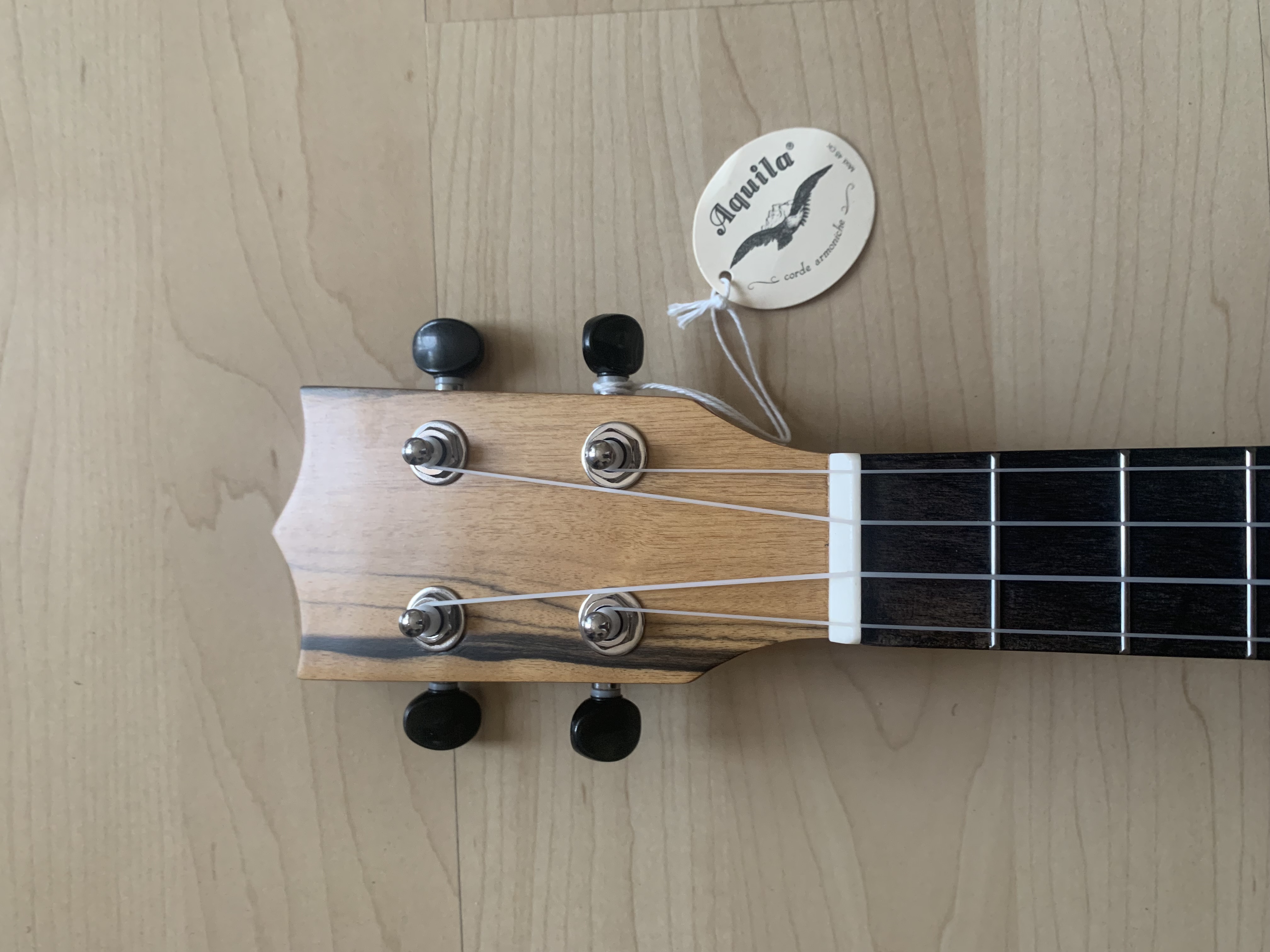 Tenor Ukulele 26“ aus schwarz weißem Ebenholz