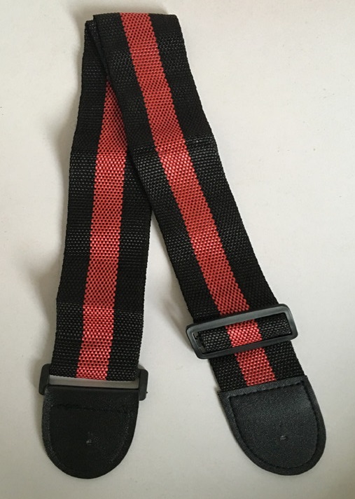 Ortega Konzert Ukulele metallic Rot mit Gigbag und Zubehör zum Sonderpreis