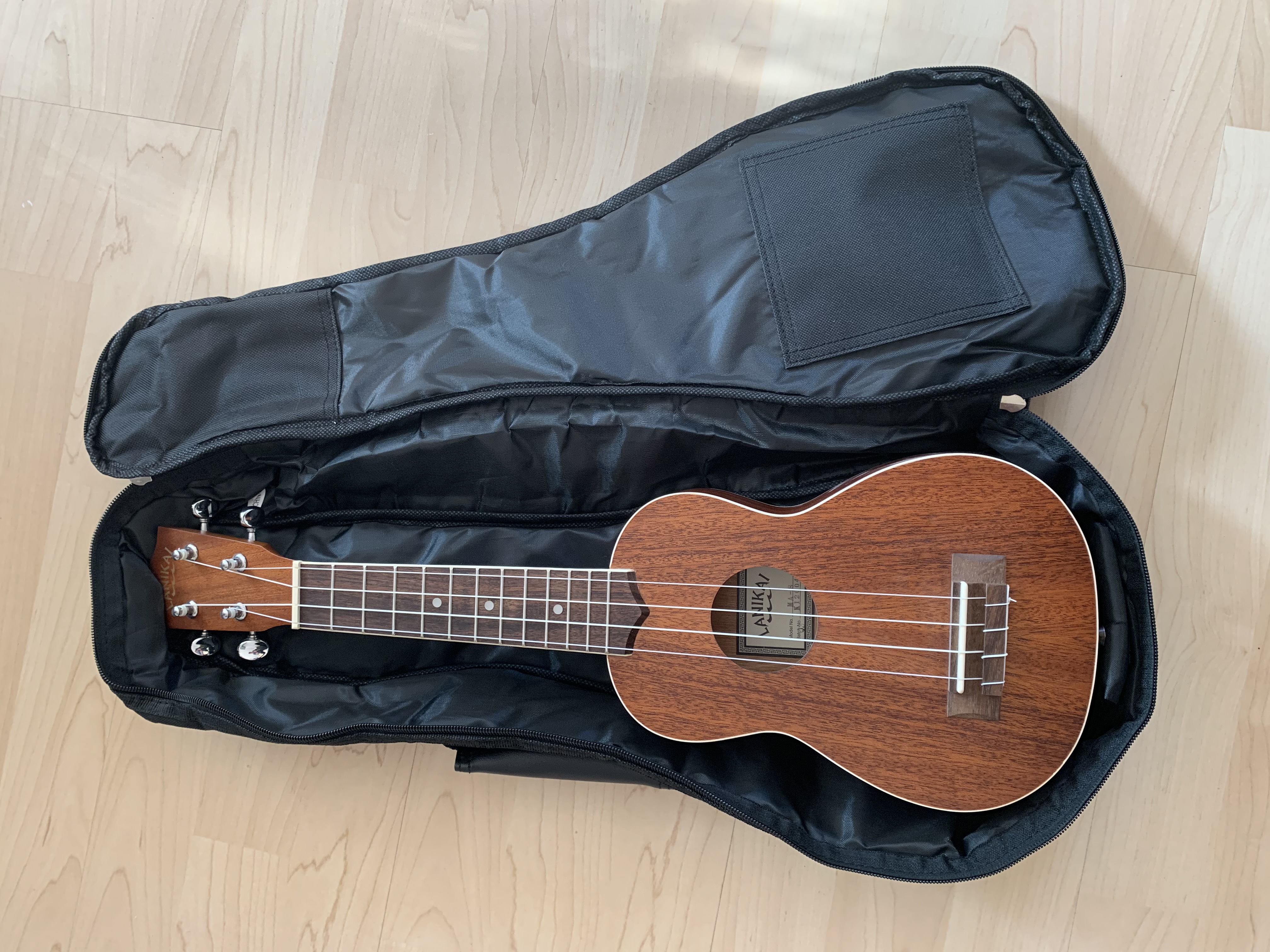 Lanikai Sopran Ukulele 21 " mit Gigbag und Umhängegurt