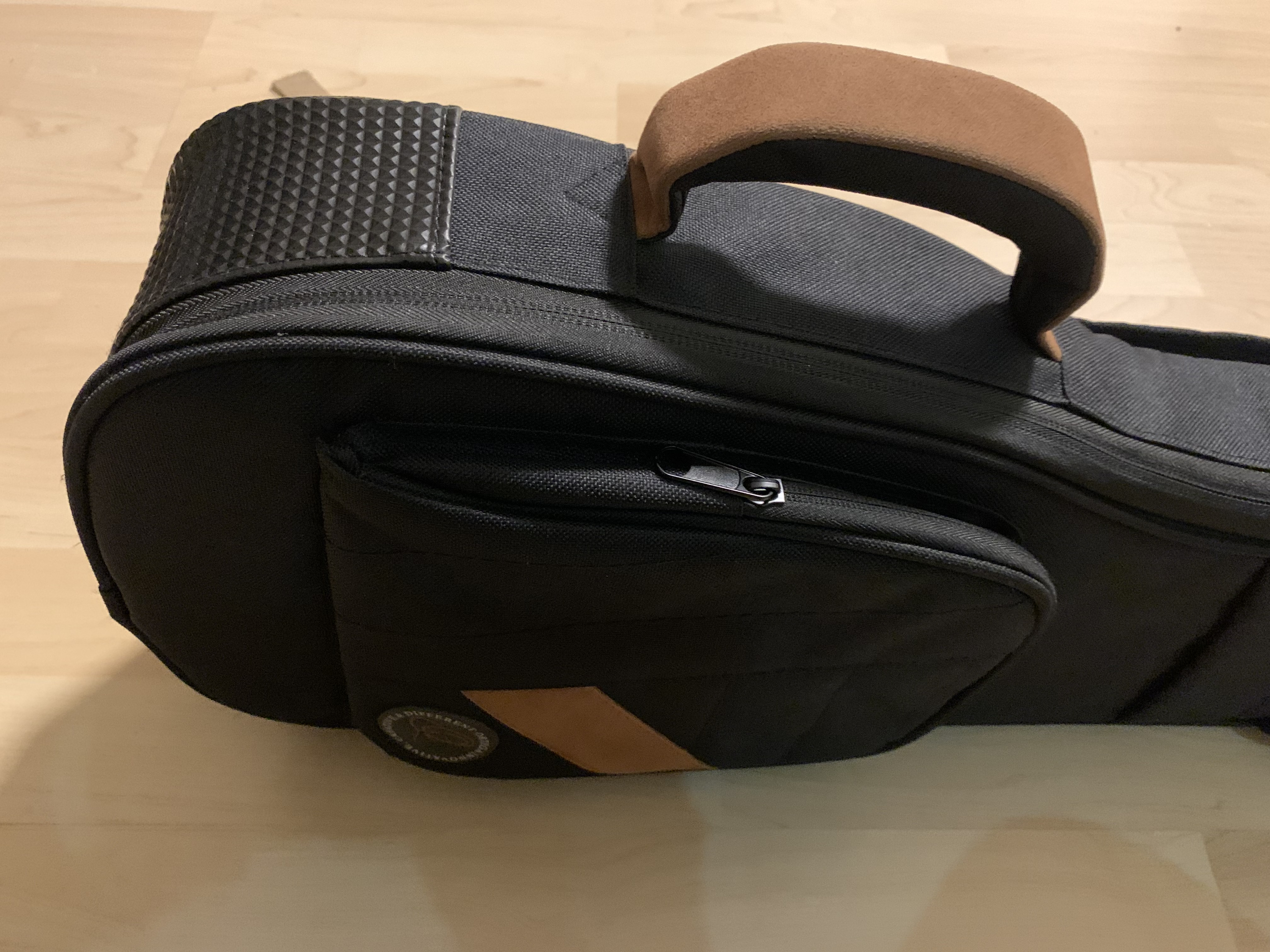 Ortega Konzert Ukulele Elite  aus Zirikote mit Tonabnehmer + Elite Gigbag