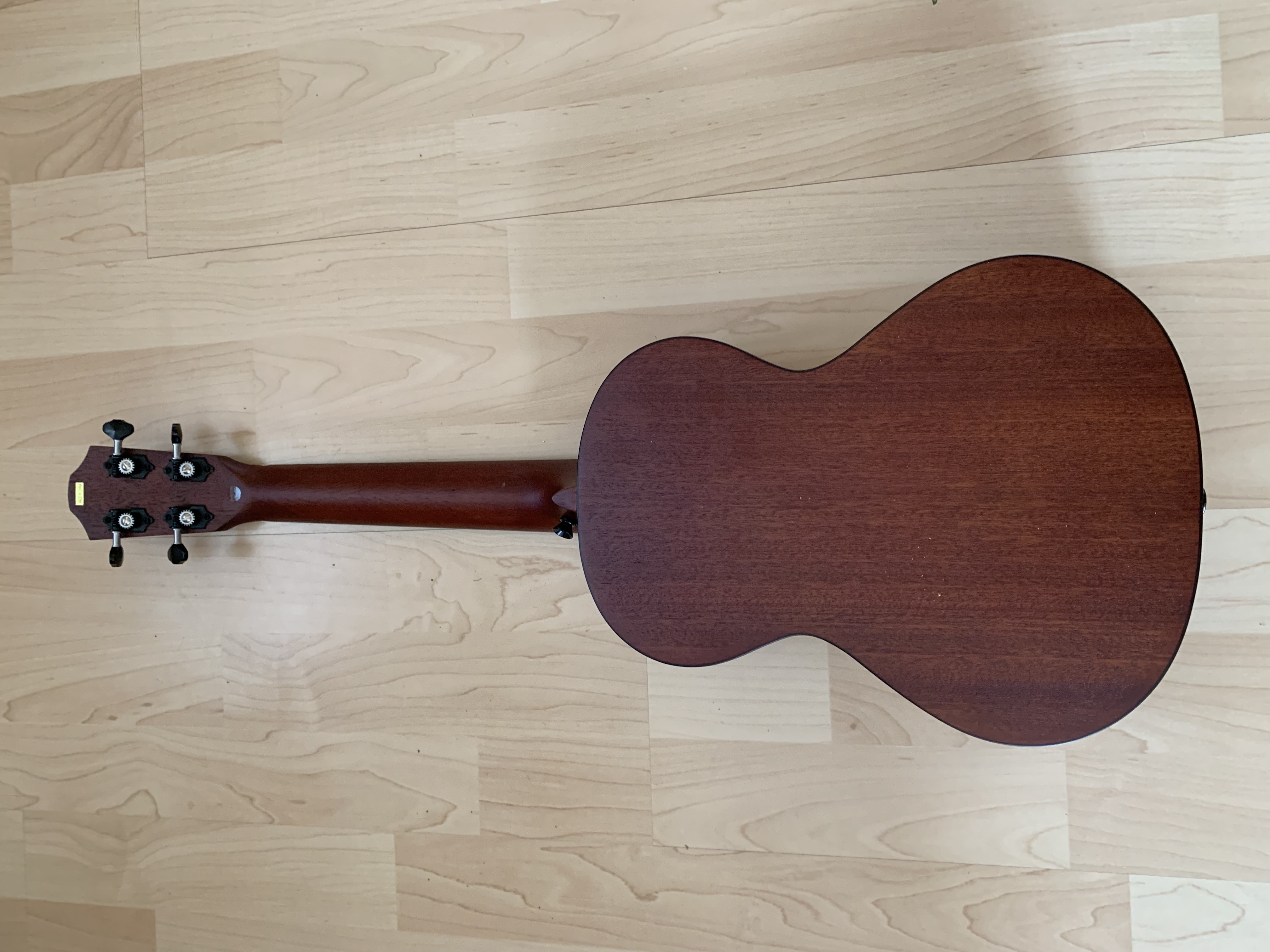 Baton Rouge Tenor Ukulele - screwed crimson  zum Sonderpreis