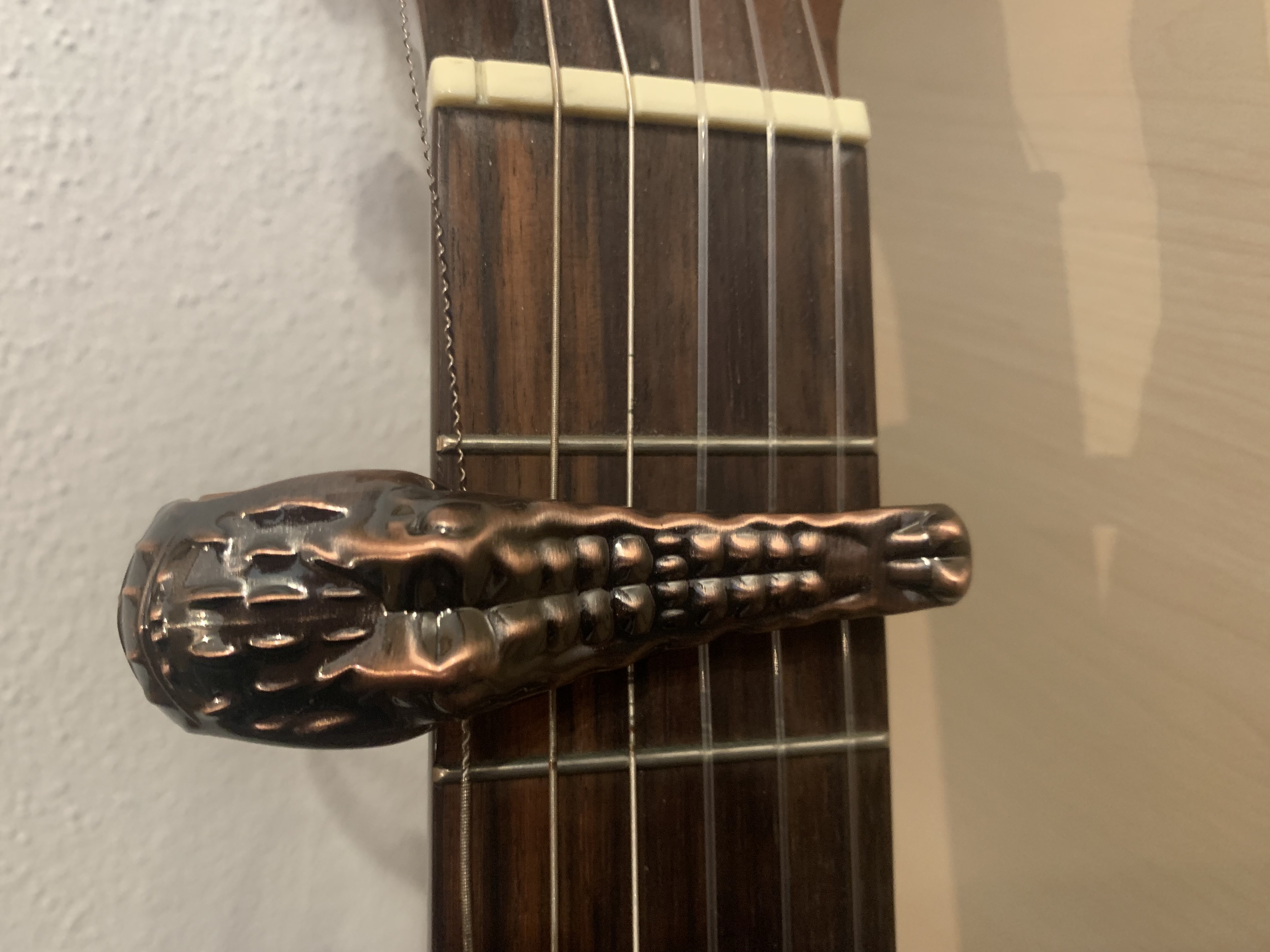 Kapodaster in Alligator Form