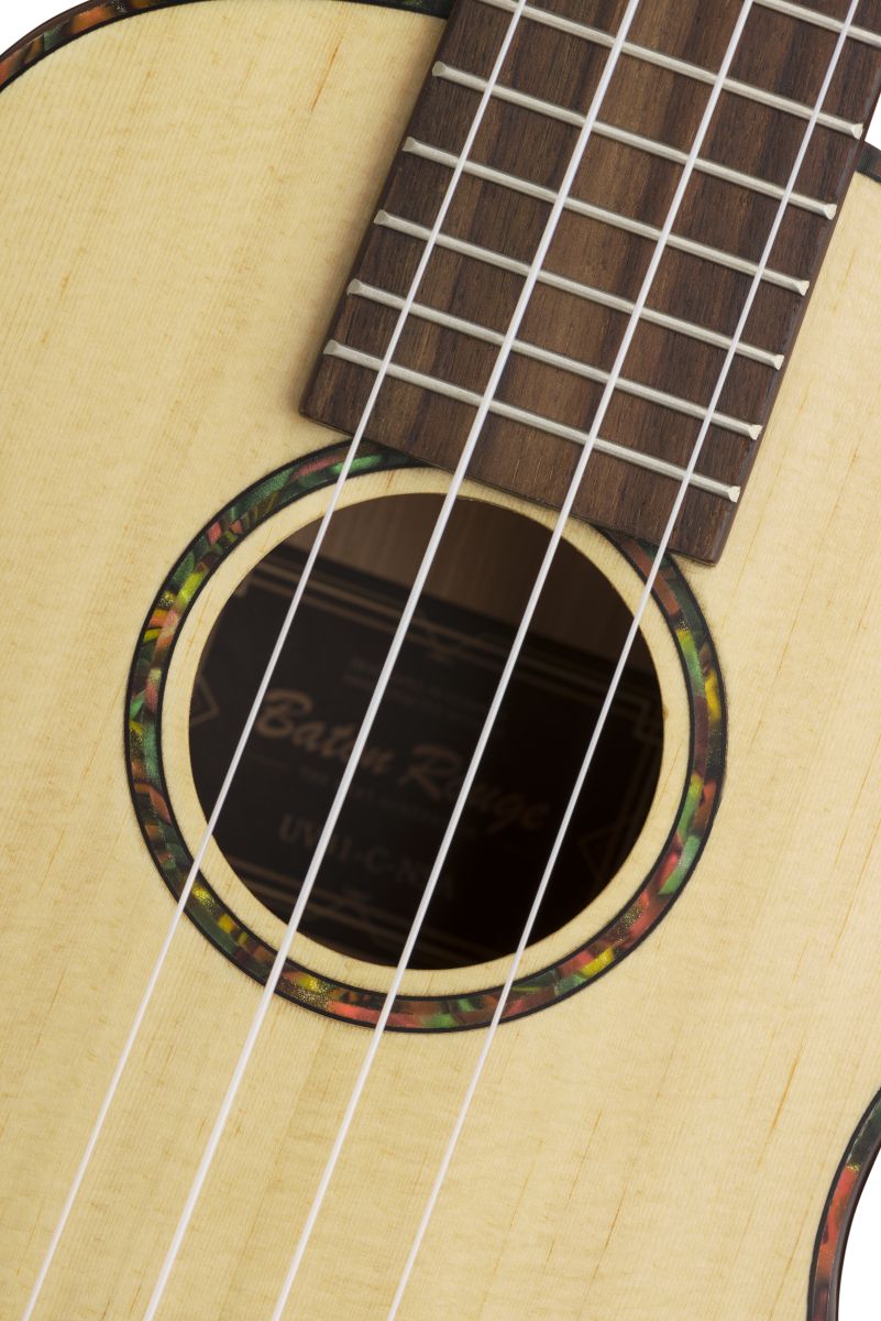 Tenor Ukulele mit massiver Sitka Fichtendecke 