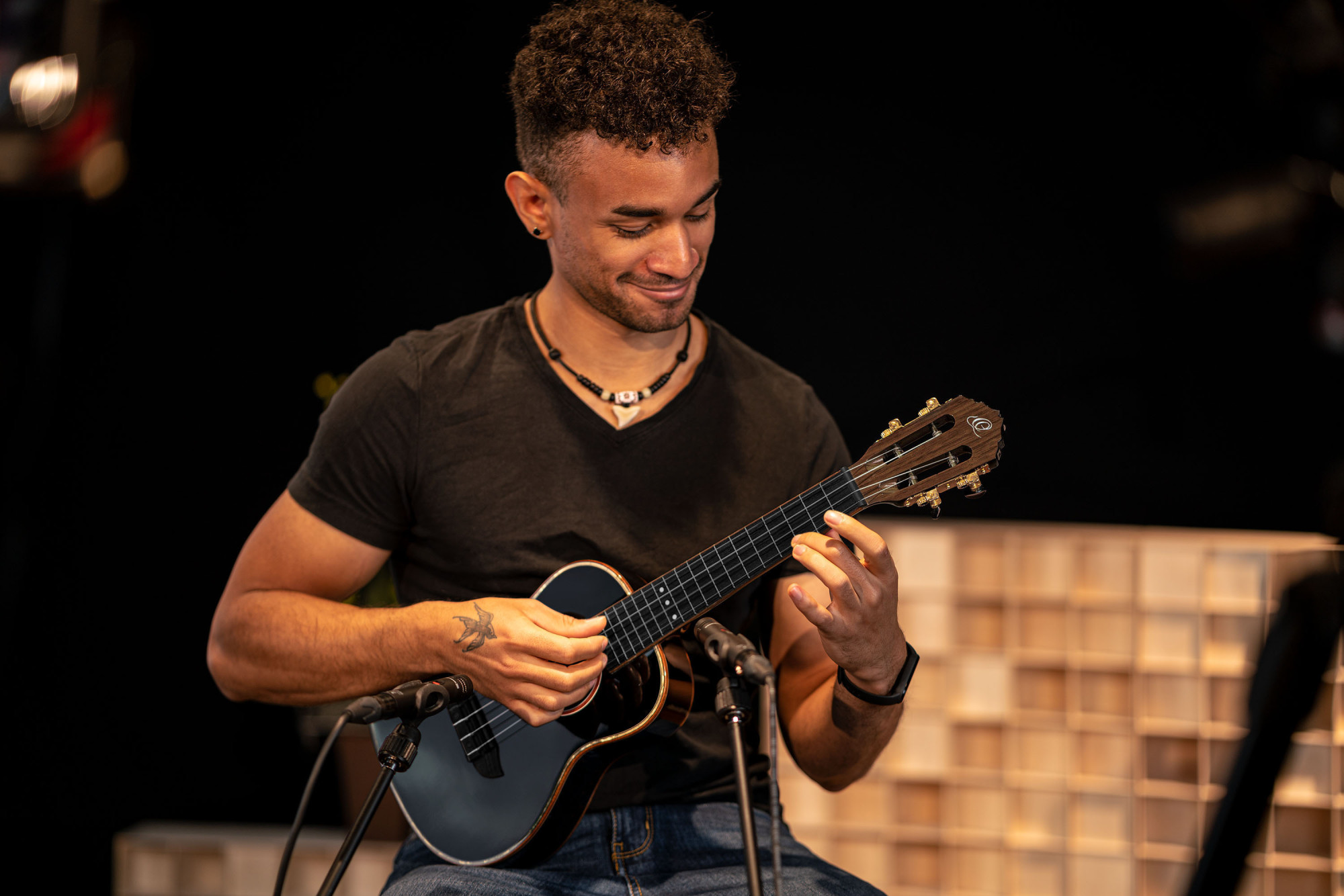 Ortega Konzert Ukulele mit Gigbag-Stimmgerät-Kapodaster und Plektren Ortega Konzert Ukulele mit Gigbag-Stimmgerät-Kapodaster und Plektren
