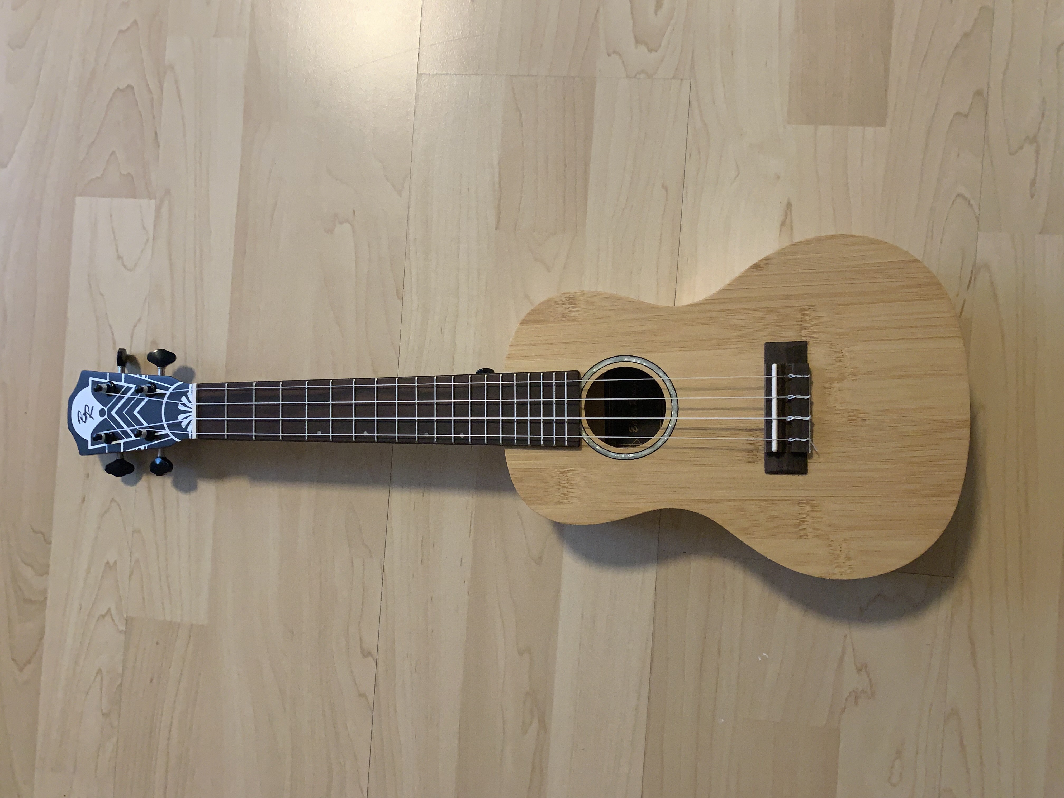 Konzert Ukulele aus Bambus UVP: 161.-- Euro SP: 69.--Euro