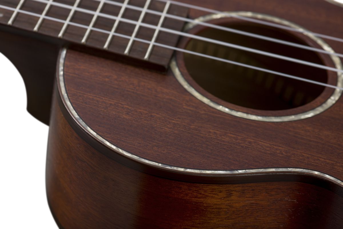 Baton Rouge Tenor Ukulele - screwed crimson  zum Sonderpreis