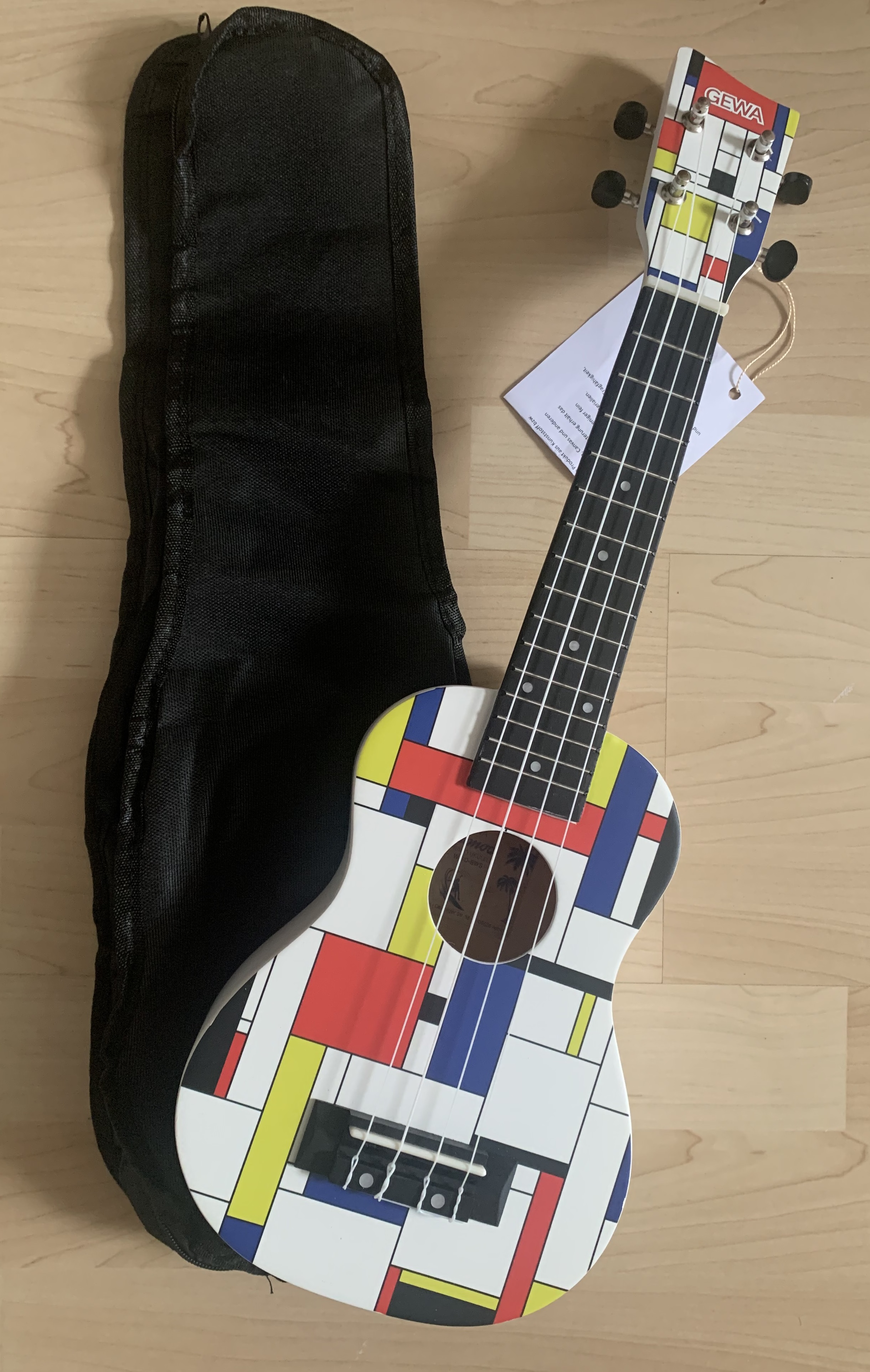 Sopran Ukulele mit Gigbag - Modern Style - Manoa