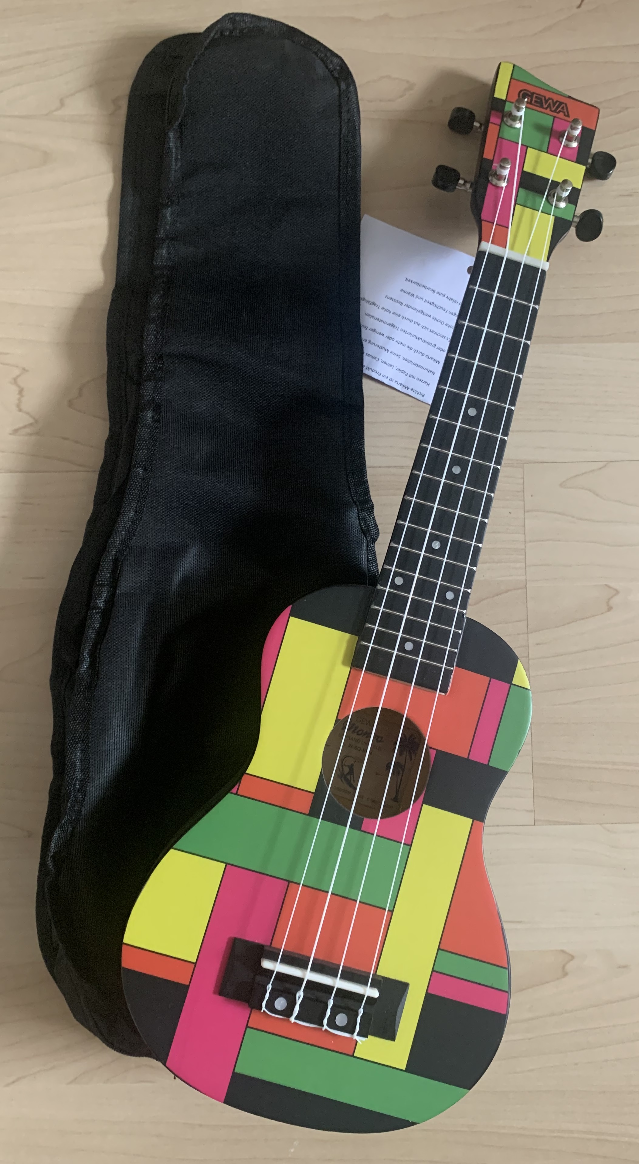 Sopran Ukulele Manoa  - Modern Style - mit Gigbag