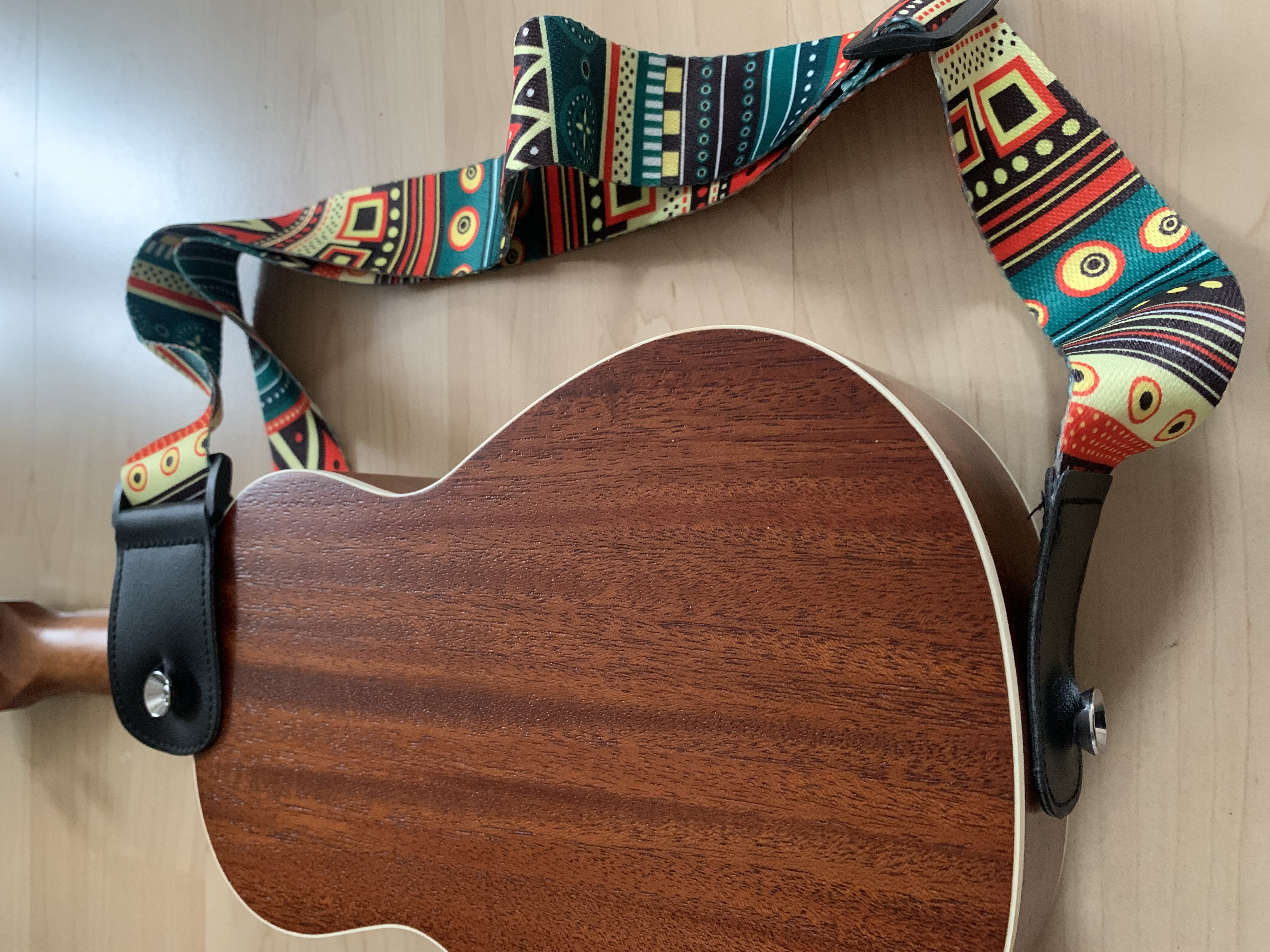 Lanikai Sopran Ukulele 21" mit Luxus-Koffer + Umhängegurt