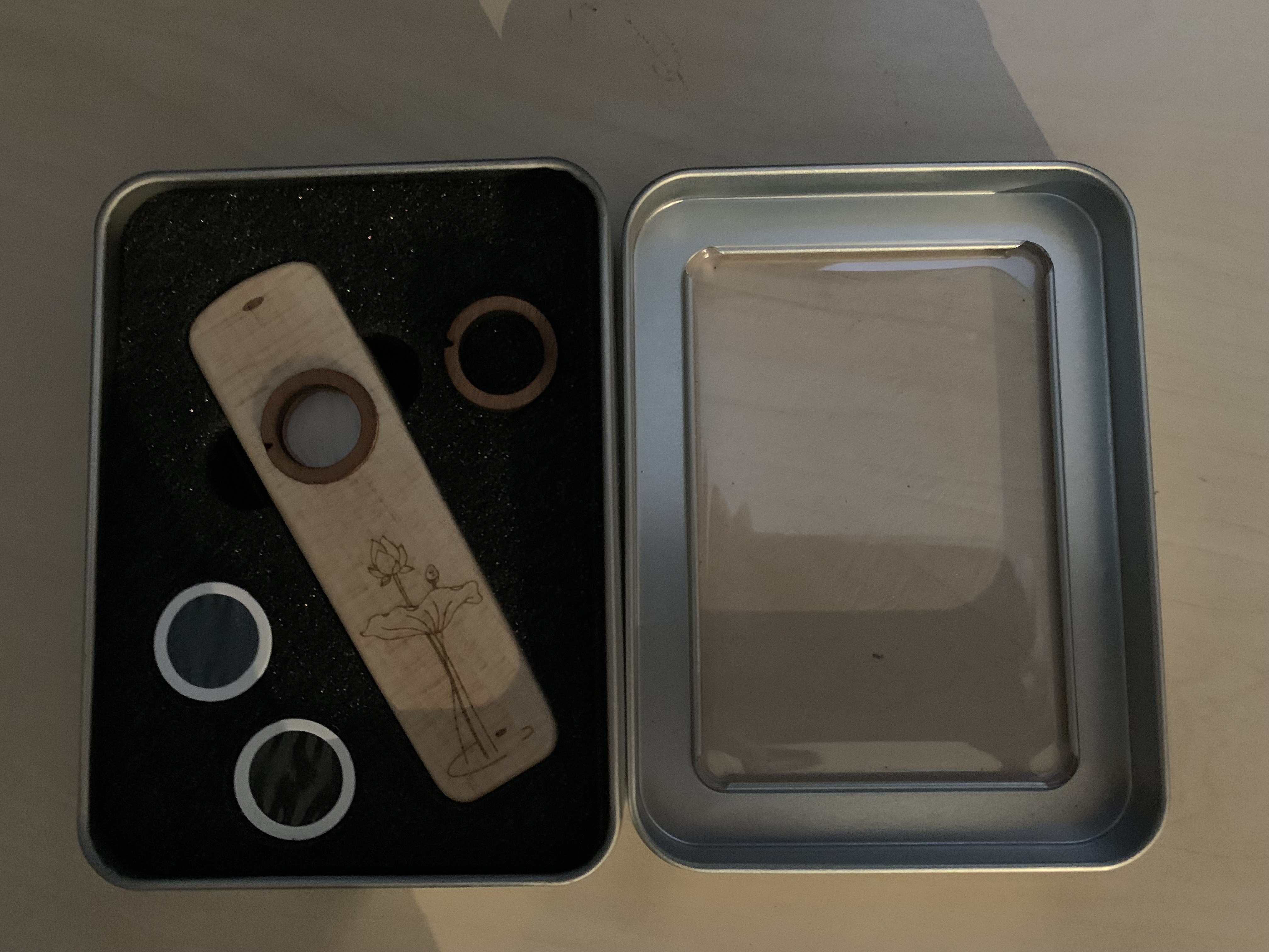 Holzkazoo in Geschenkbox mit Ersatzmembranen