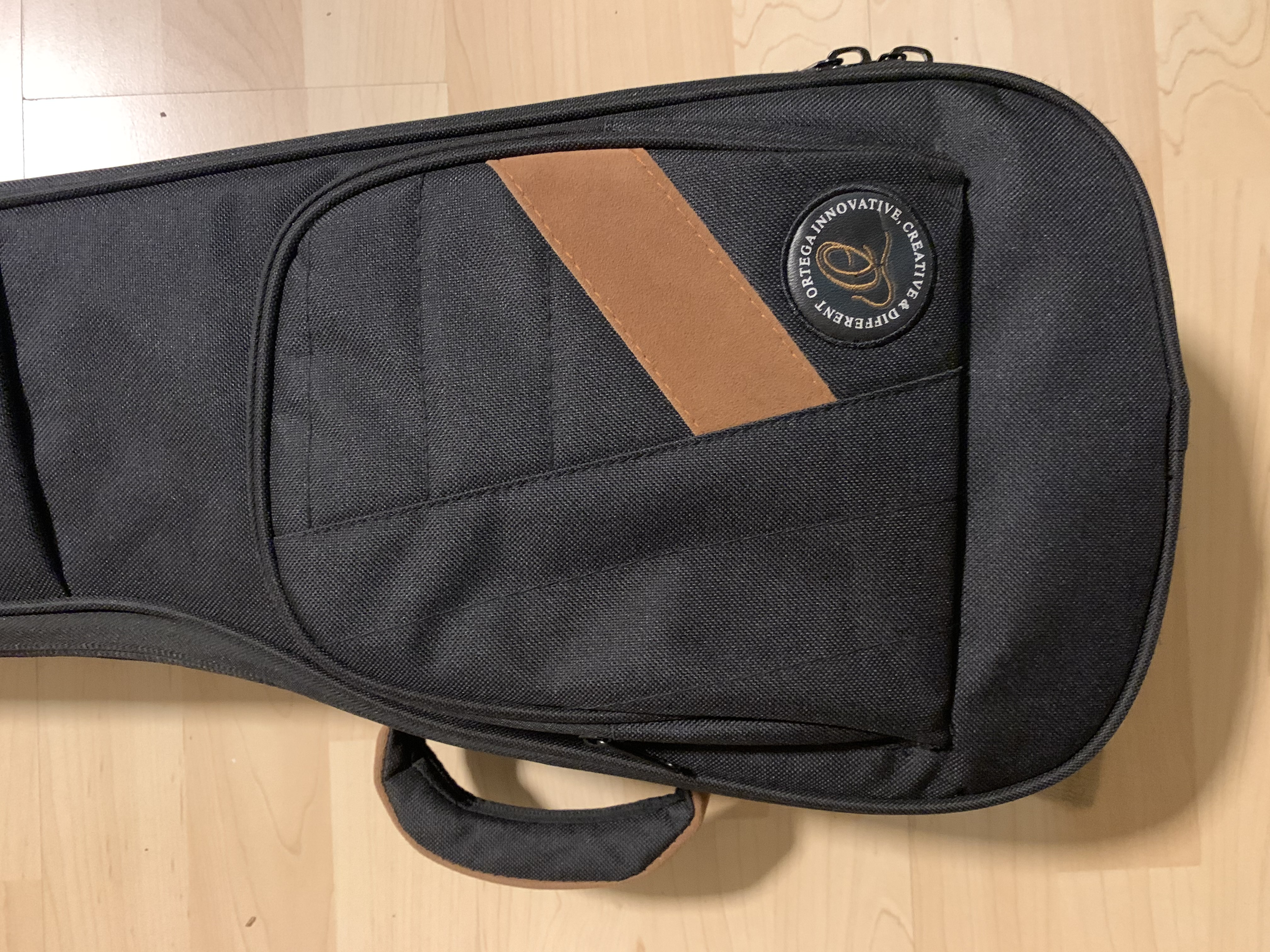 Ortega Konzert Ukulele Elite  aus Zirikote mit Tonabnehmer + Elite Gigbag