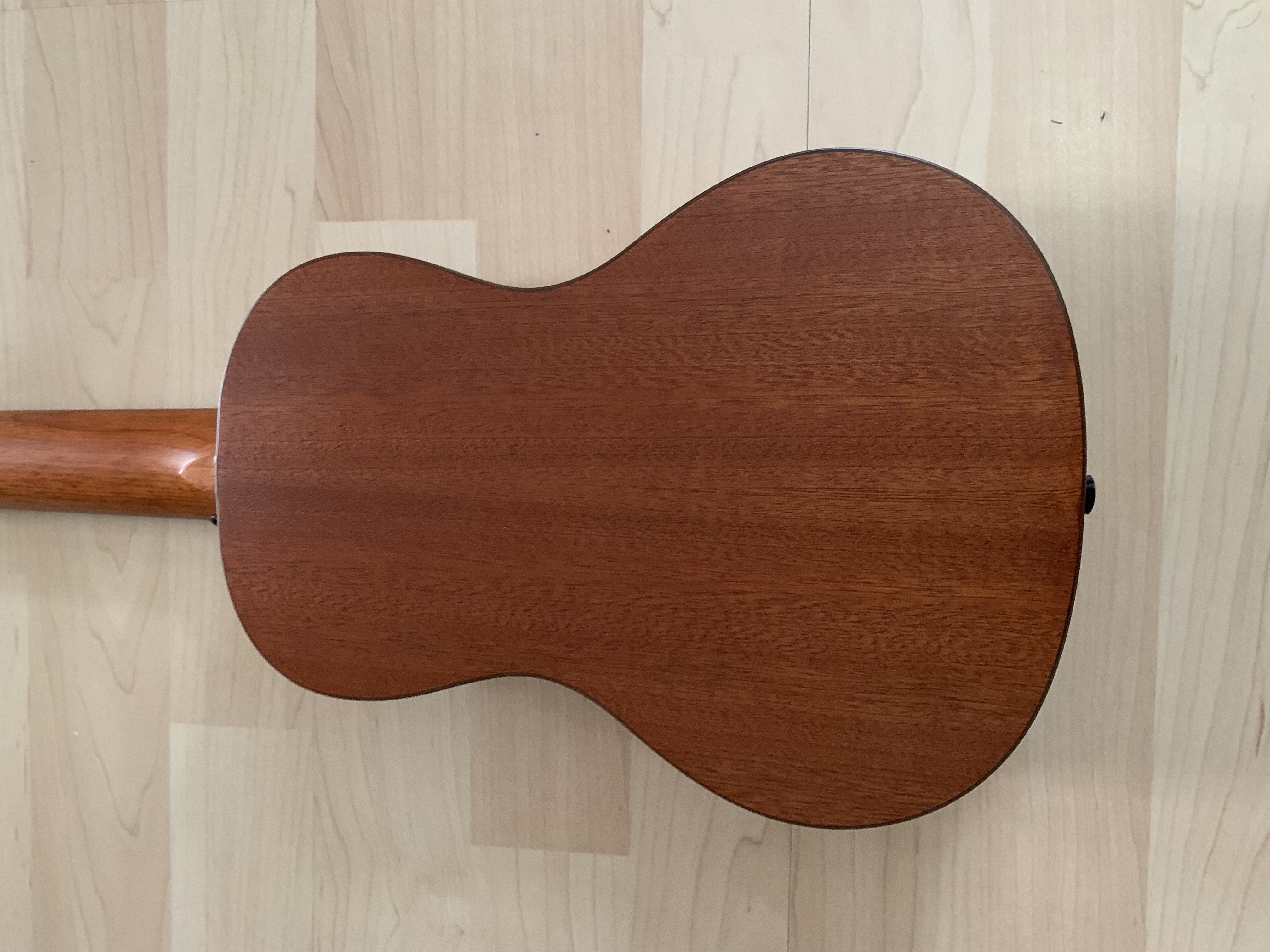 Konzert Ukulele mit massiver Sitka Fichtendecke