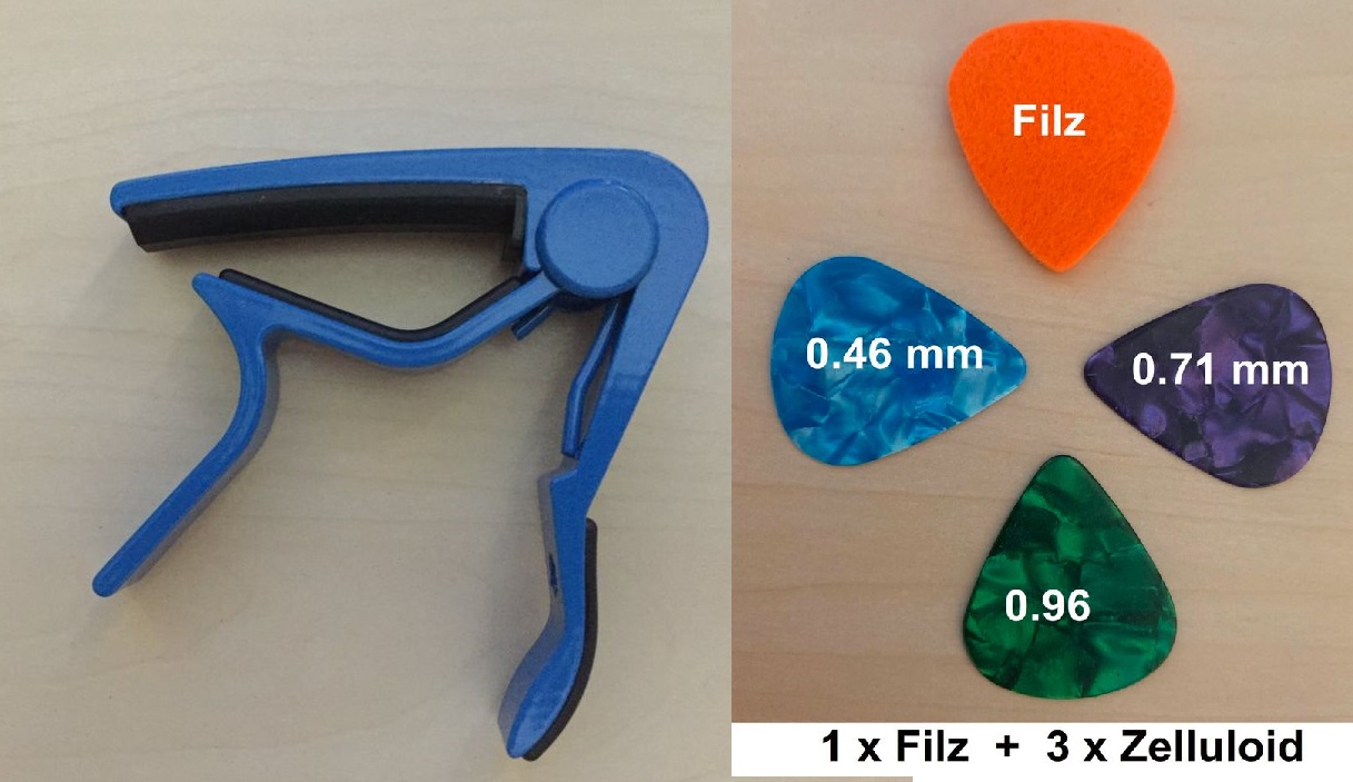 Kapodaster mit 4 Plektren in Blau