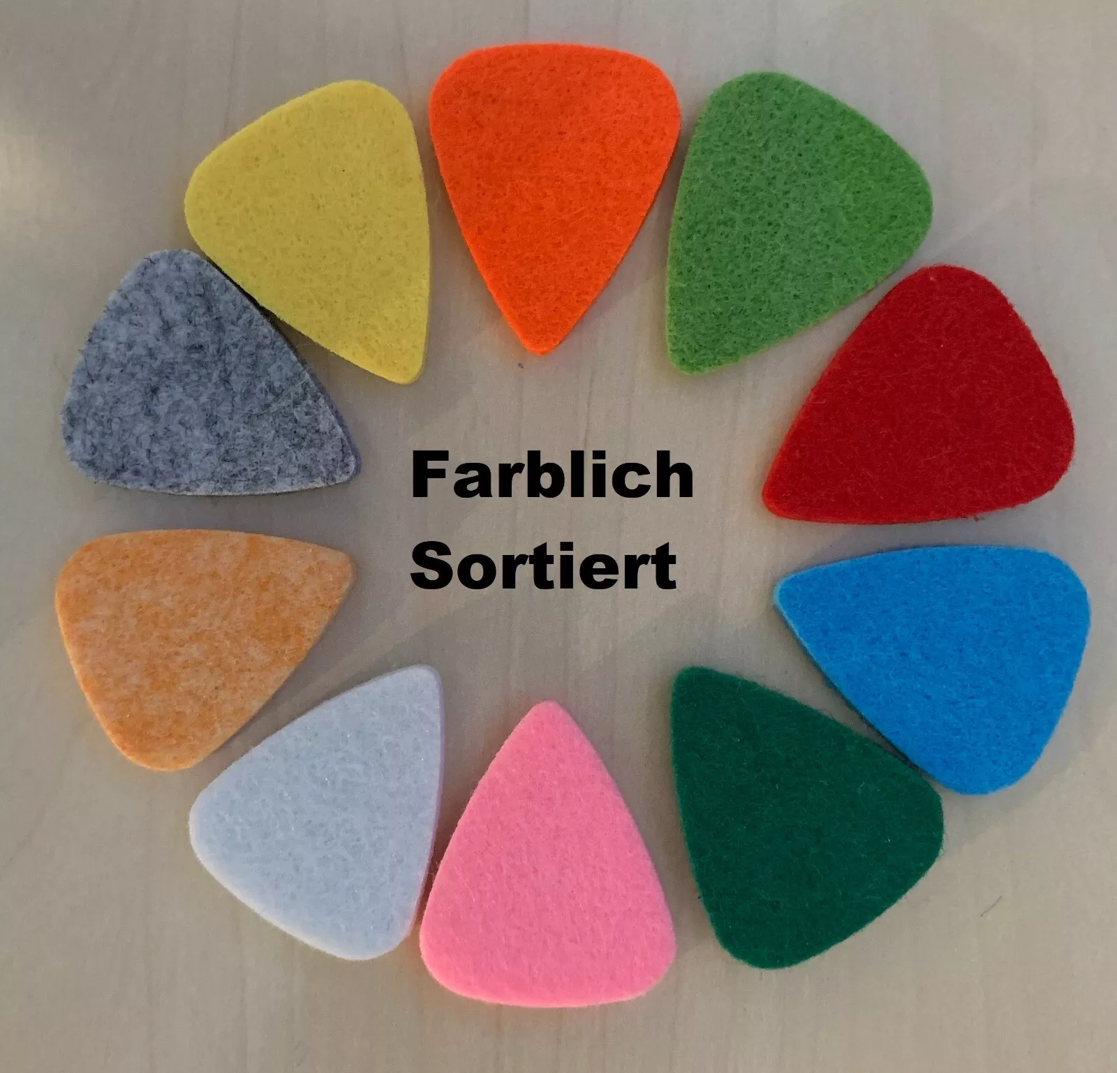 Zubehör für Ukulele -  2 x Satz Saiten -  5 x Kazoo -   10 Filzplektren  - Sonderpreis