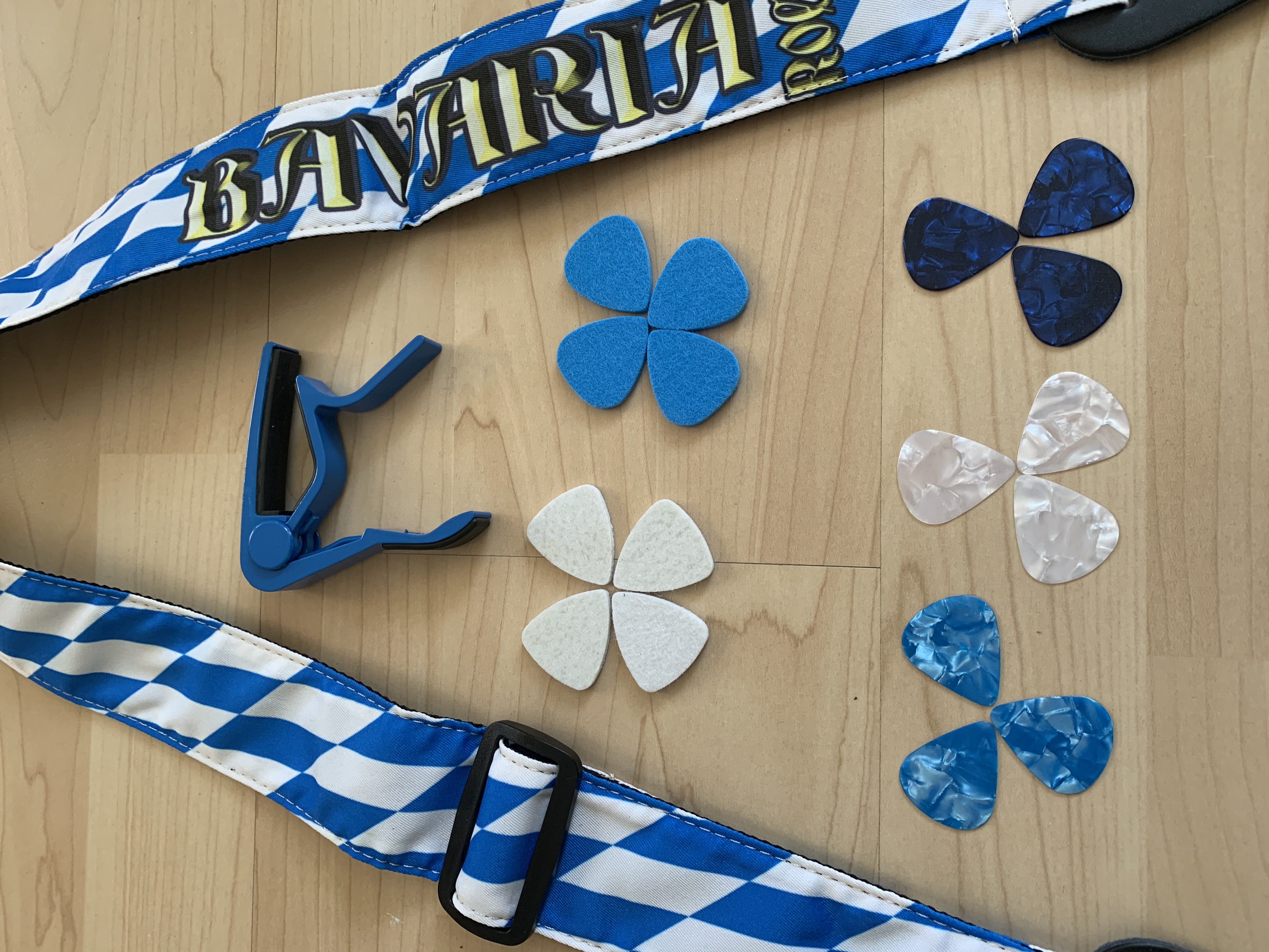 Umhängegurt Bavaria mit Kapotaster + Plektren 