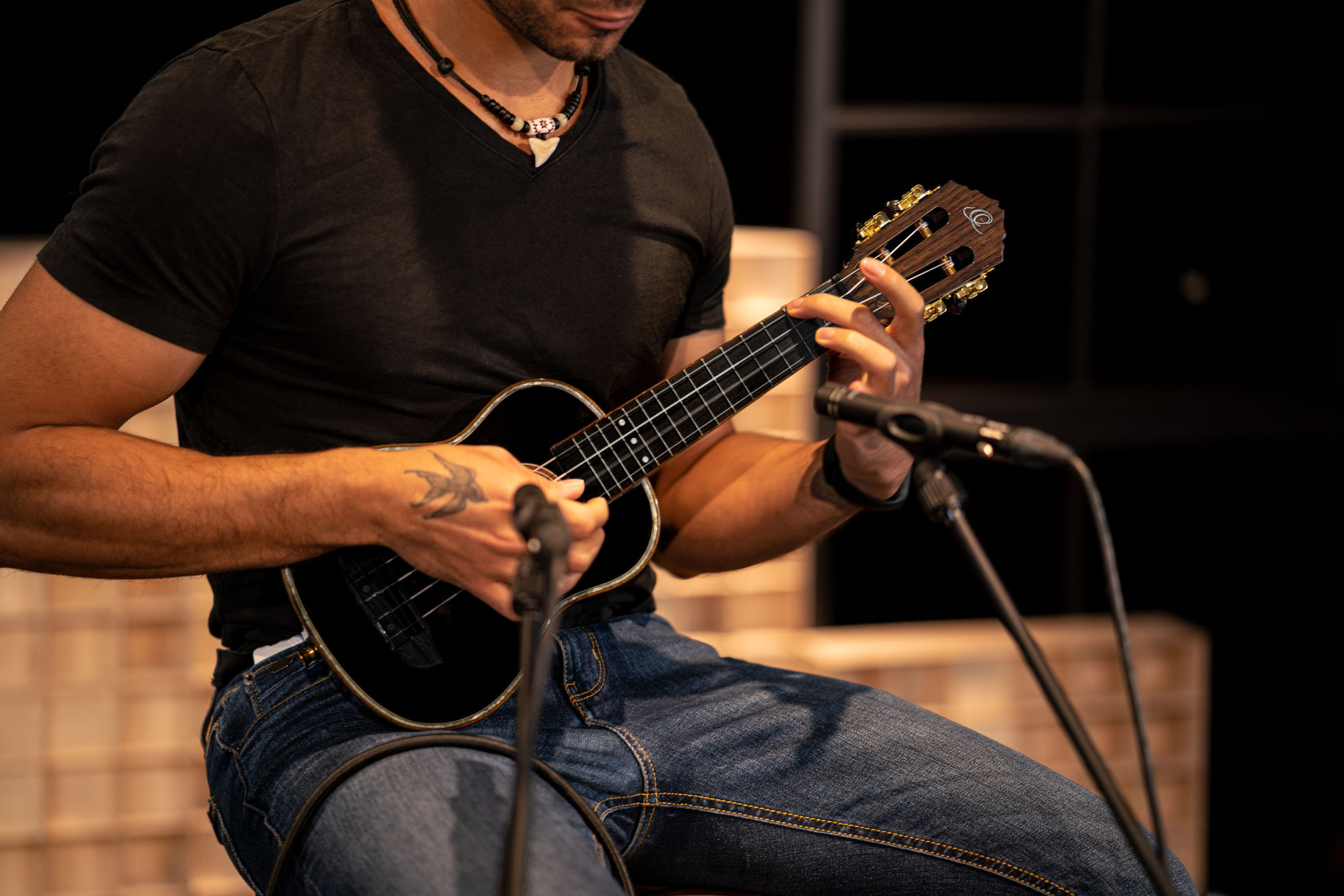 Sopran Ukulele 21" Ortega schwarz mit GigBag-Stimmgerät + Plektren Sopran Ukulele 21" Ortega schwarz mit GigBag-Stimmgerät + Plektren