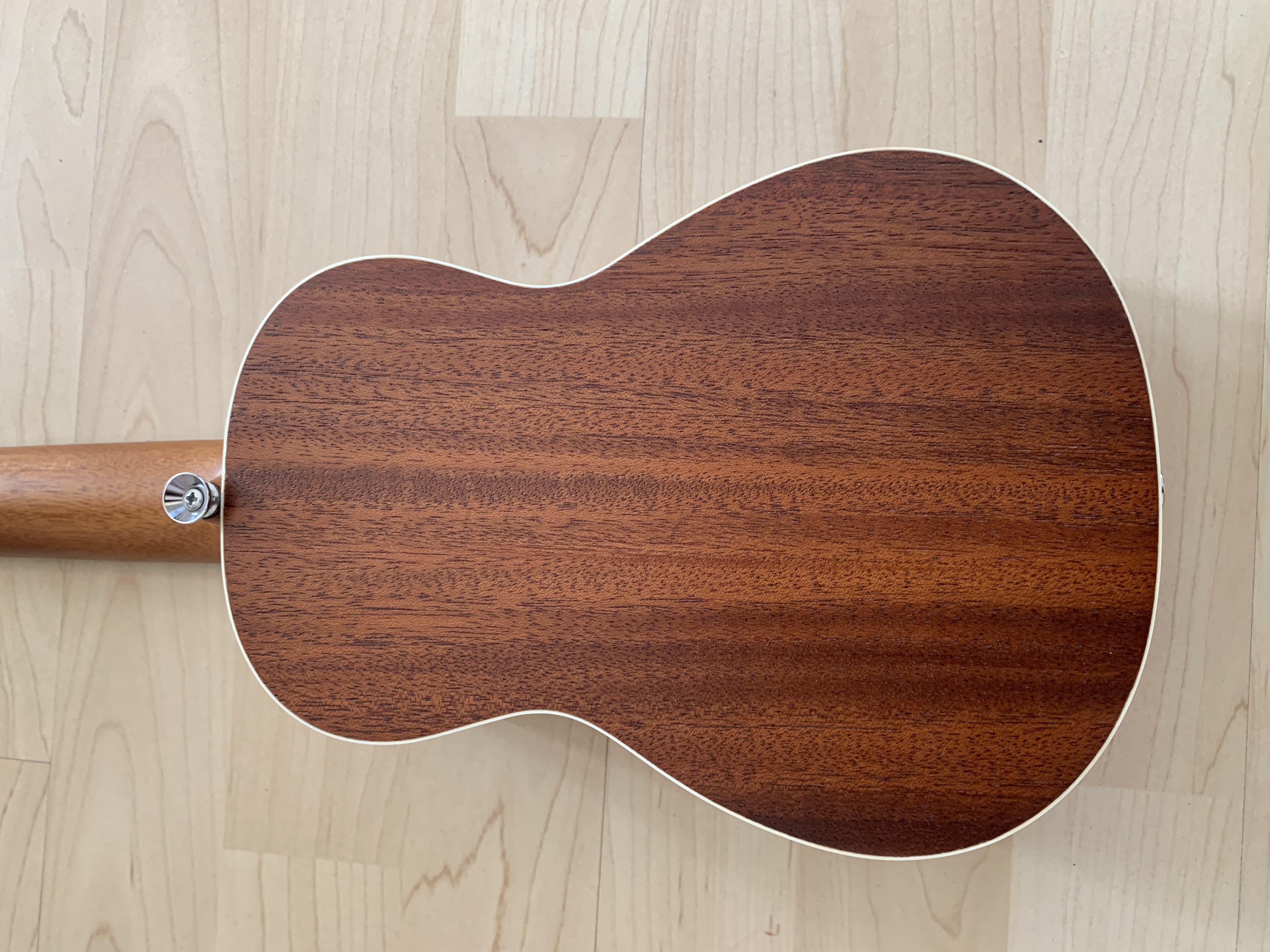 Lanikai Sopran Ukulele 21" mit Luxus-Koffer + Umhängegurt