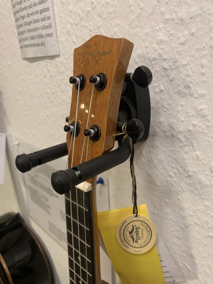 Bauchtasche und Ukulelen Zubehör komplett 12 Teile