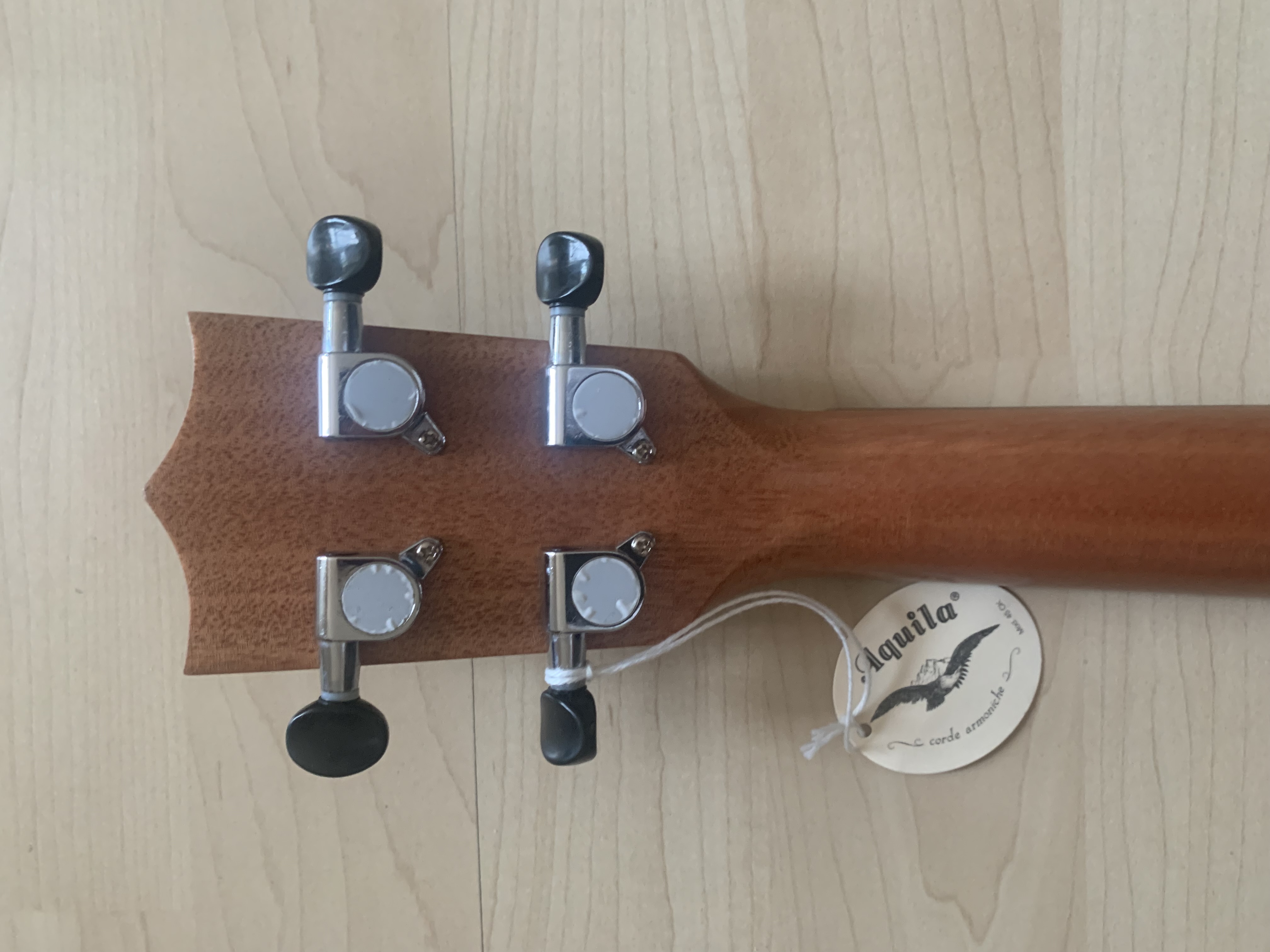 Tenor Ukulele 26“ aus schwarz weißem Ebenholz