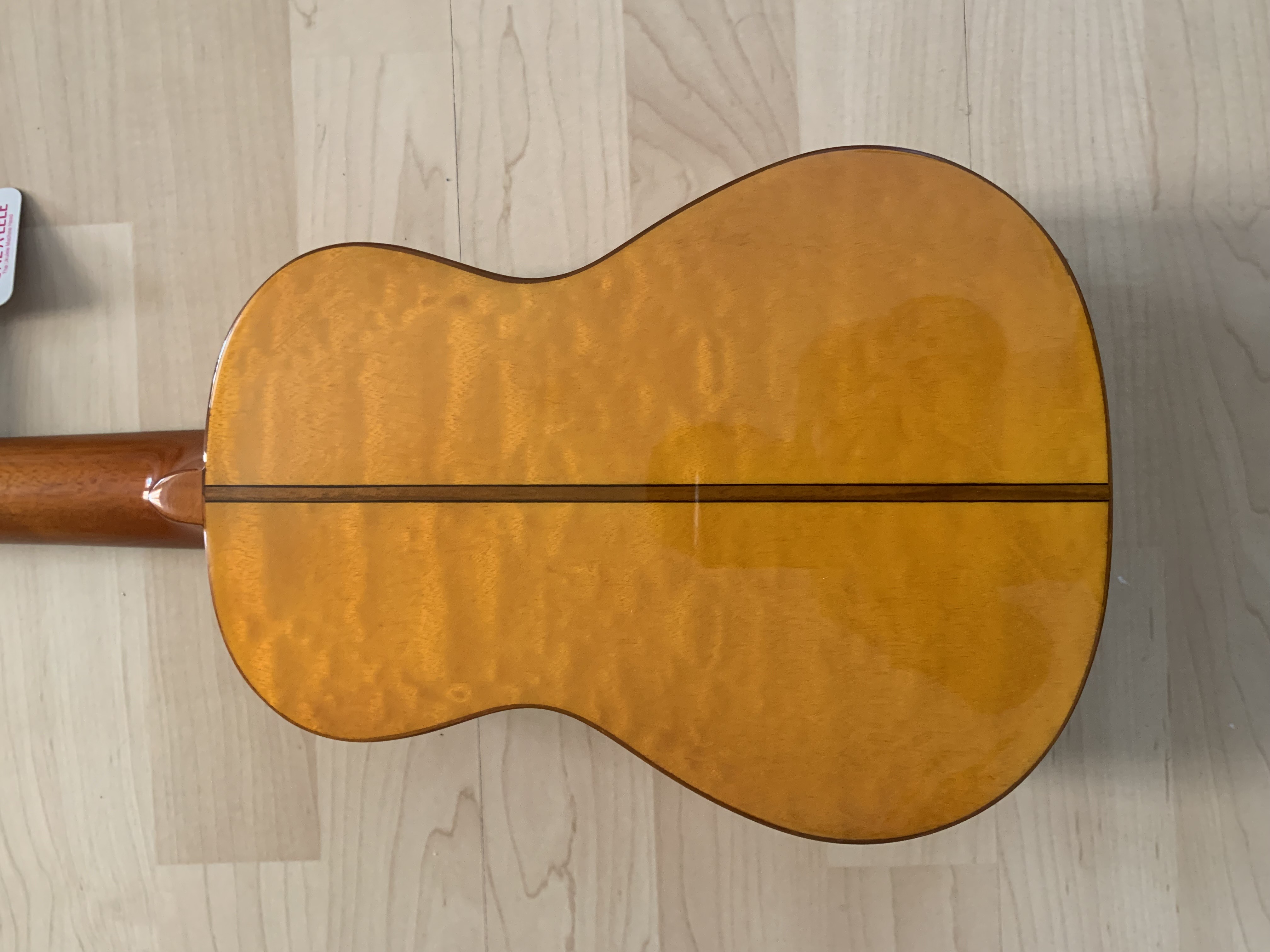 Ortega Elite Konzert Ukulele Wölkchenahorn mit Tonabnehmer + Elite Gig Bag Ortega Elite Konzert Ukulele Wölkchenahorn mit Tonabnehmer + Elite Gig Bag