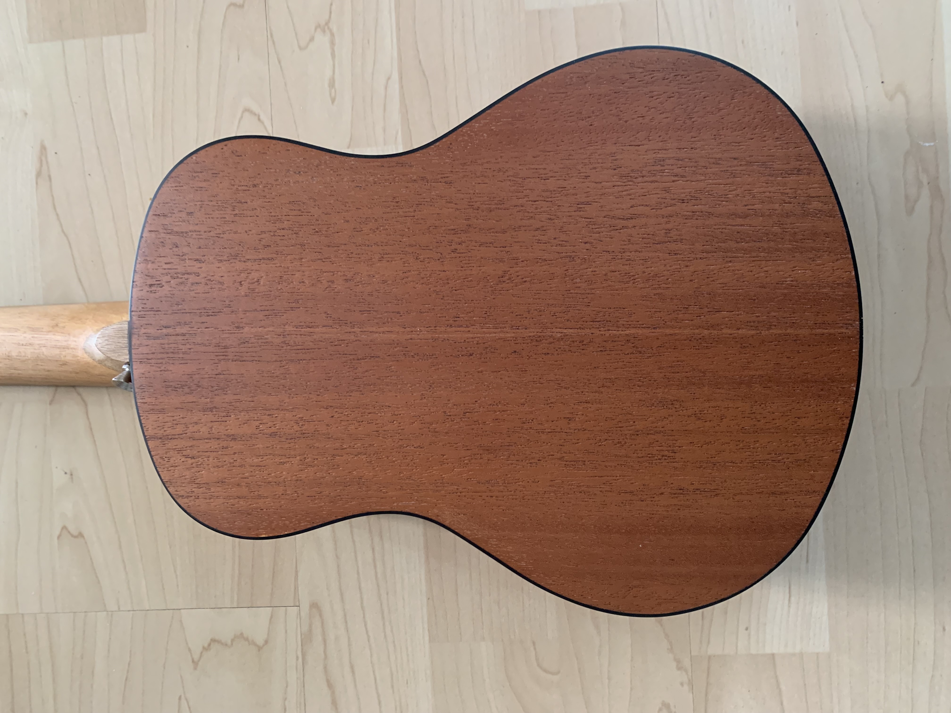 Tenor Ukulele 26" Fichten Decke - Mahagoni Zarge  + Zubehör