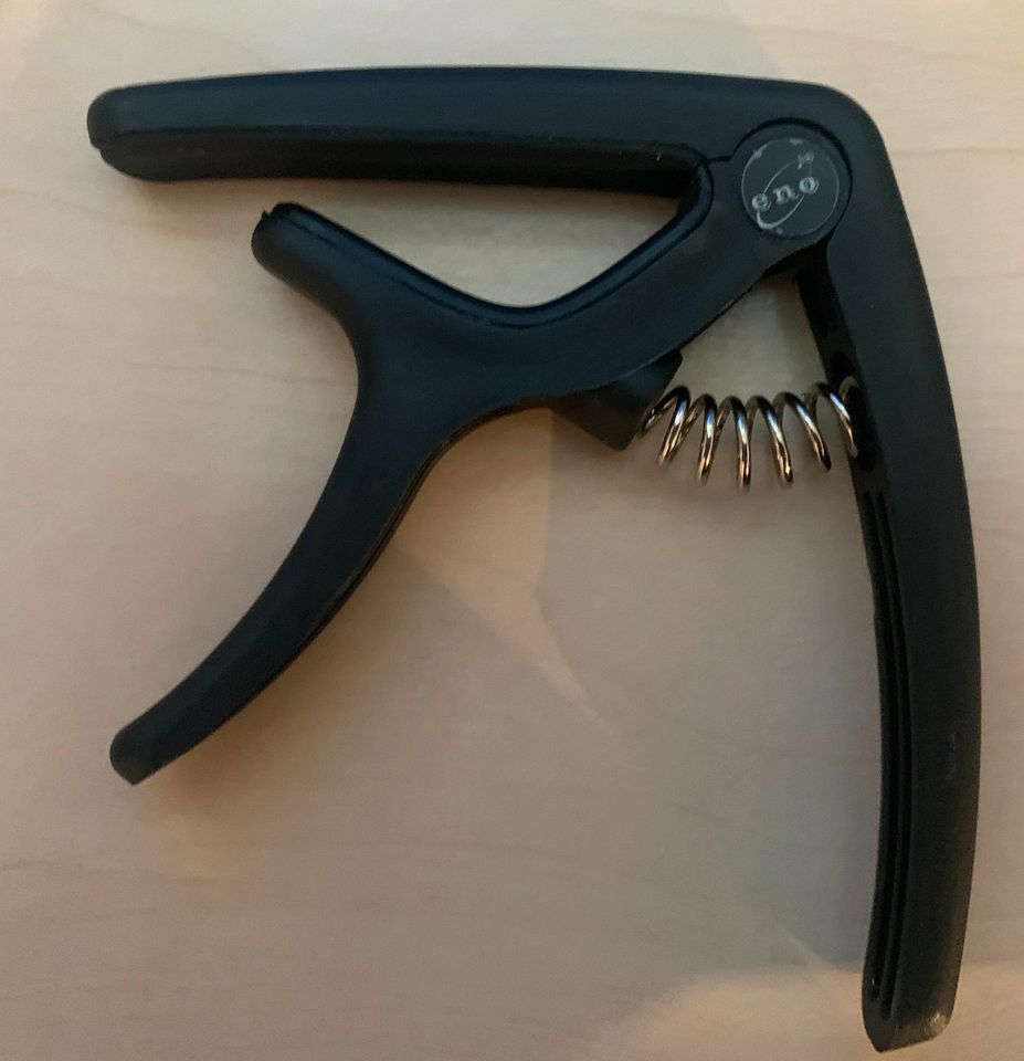 Bauchtasche und Ukulelen Zubehör komplett 12 Teile